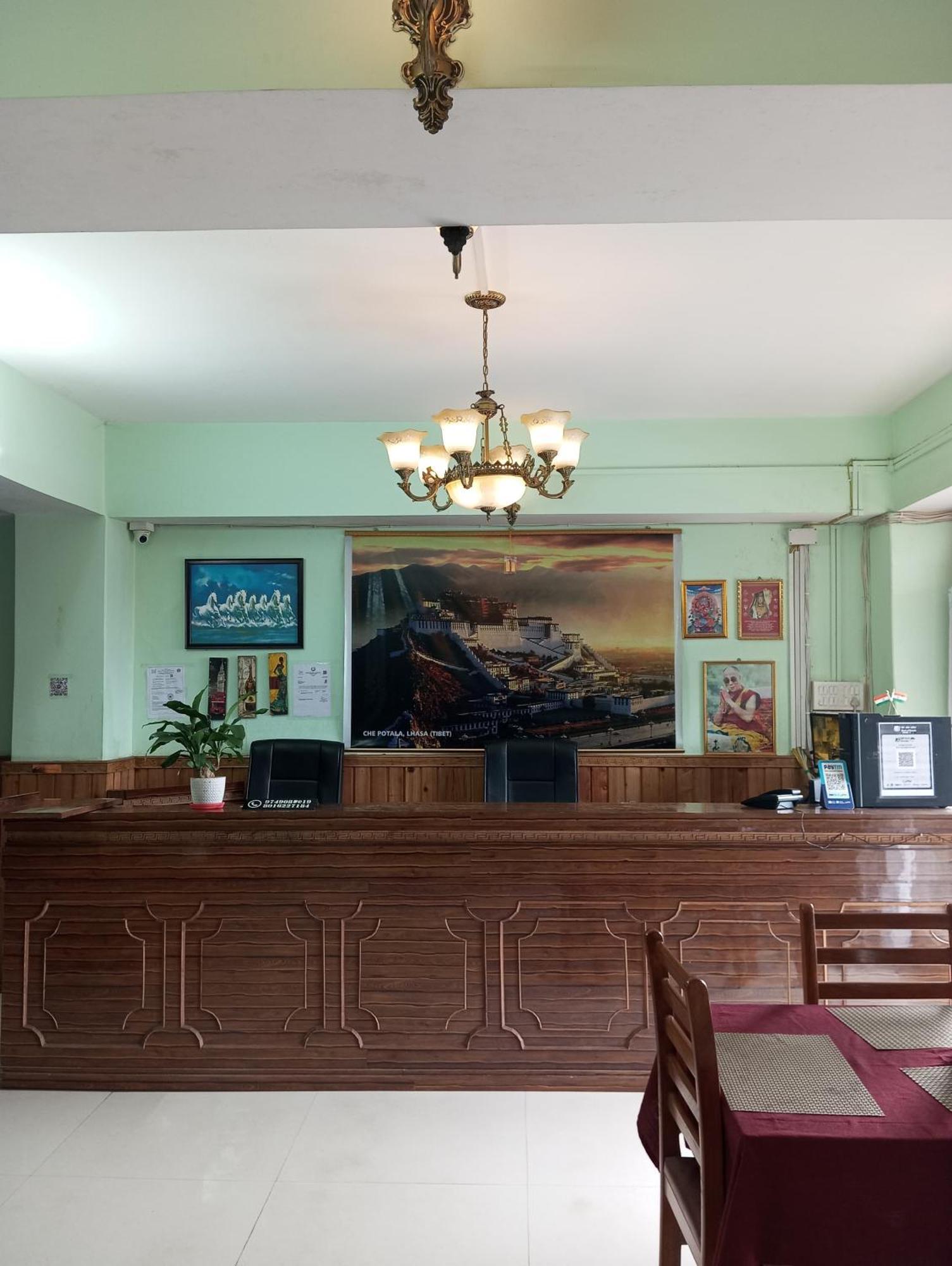Hotel Lhasa Gangtok Exteriör bild